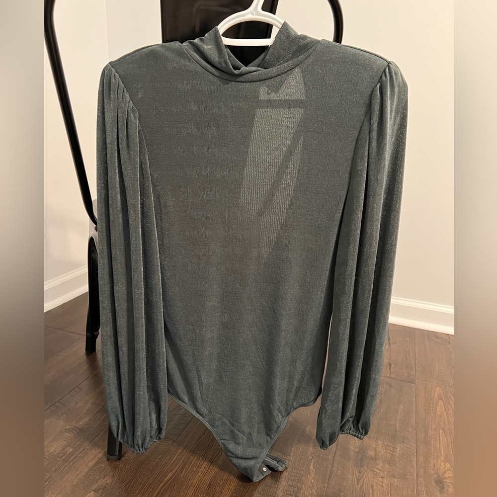 ASTR THE LABEL green bodysuit size medium
